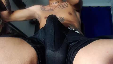 Snapshot of andres_cond chatting on March 25, 12:05 am Andrs o online show from March 25, 12:05 am