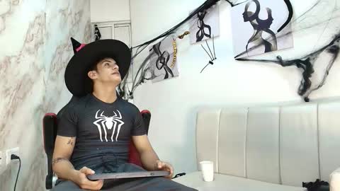 andres_cream online show from October 21, 12:39 pm