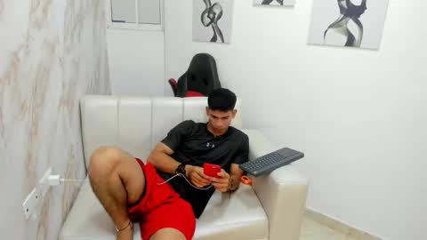 andres_stud online show from October 16, 4:02 am