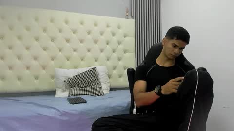 andres_stud online show from March 4, 4:40 am