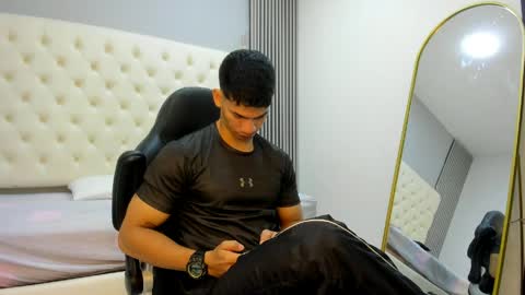 Snapshot of andres_stud chatting on March 31, 3:52 am andres_stud online show from March 31, 3:52 am