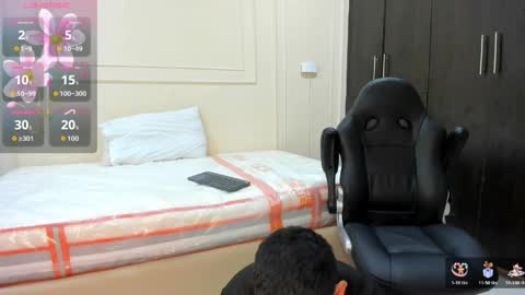 Snapshot of andres_stud chatting on April 23, 4:03 am andres_stud online show from April 23, 4:03 am