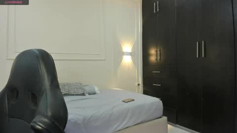 Snapshot of andres_stud chatting on May 6, 3:46 am andres_stud online show from May 6, 3:46 am