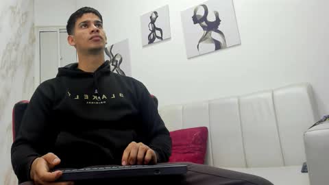 Snapshot of andres_stud777 chatting on October 14, 4:13 am ANDRES online show from October 14, 4:13 am