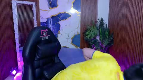 andres_tay online show from May 31, 2:53 am