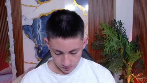 andres_tay online show from June 6, 2:49 am