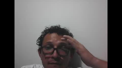 andresfloga online show from October 26, 5:13 am