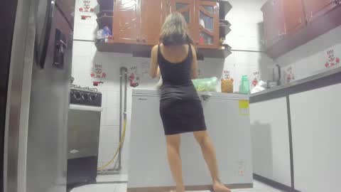 Isa  --------- online show from December 11, 1:37 am