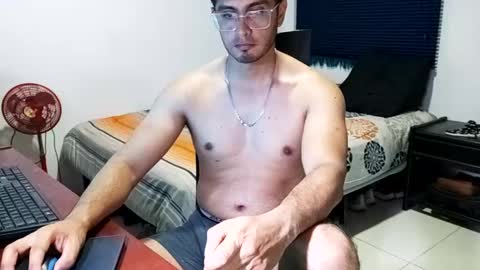 andresvergon85 online show from March 3, 2:47 am