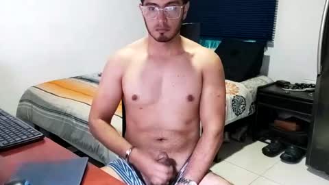 andresvergon85 online show from March 8, 5:33 pm