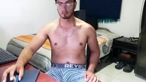 andresvergon85 online show from March 9, 3:32 am