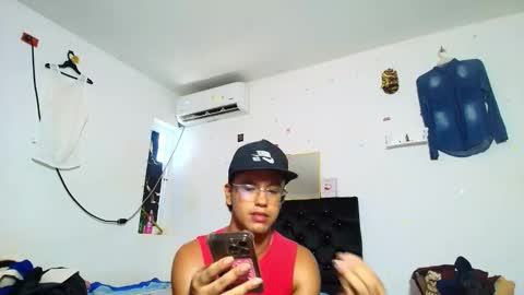 andreswhite_shotoflust online show from May 25, 5:08 pm