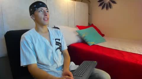 Snapshot of andreuw_wolf chatting on November 4, 3:38 am Andreuw Wolf online show from November 4, 3:38 am