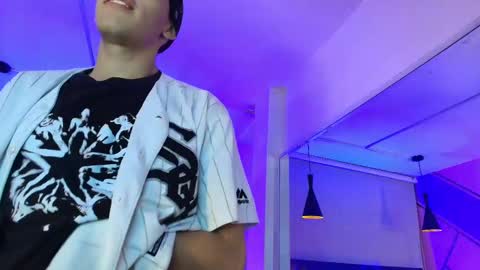 Snapshot of andreuw_wolf chatting on November 5, 3:17 am Andreuw Wolf online show from November 5, 3:17 am