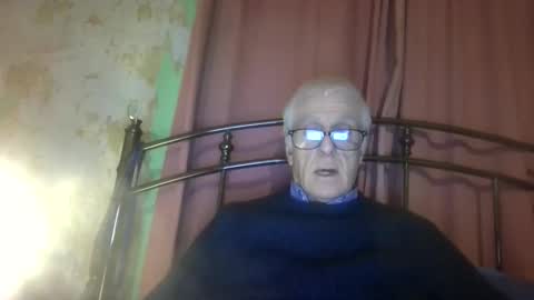 Snapshot of andrew160258 chatting on December 20, 4:14 pm Andrew online show from December 20, 4:14 pm