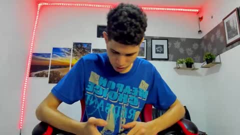 Snapshot of andrew_2811 chatting on September 15, 5:07 am andrew_2811 online show from September 15, 5:07 am