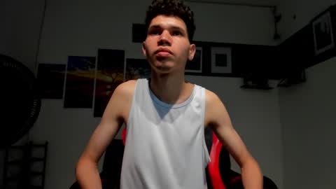 Snapshot of andrew_2811 chatting on September 23, 2:36 am andrew_2811 online show from September 23, 2:36 am