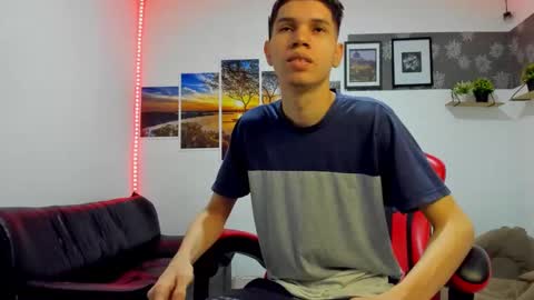 Snapshot of andrew_2811 chatting on October 5, 6:23 am andrew_2811 online show from October 5, 6:23 am