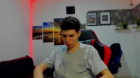 Snapshot of andrew_2811 chatting on November 1, 3:19 am andrew_2811 online show from November 1, 3:19 am