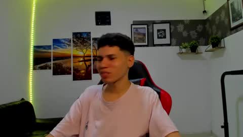 Snapshot of andrew_2811 chatting on November 5, 6:57 am andrew_2811 online show from November 5, 6:57 am