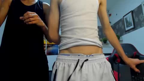 Snapshot of andrew_2811 chatting on November 20, 4:45 am andrew_2811 online show from November 20, 4:45 am