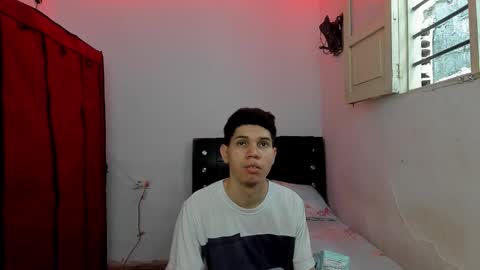 andrew_2811 online show from March 1, 3:47 pm