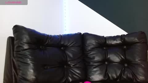 Snapshot of andrew_ag chatting on September 28, 11:37 am Andrew G online show from September 28, 11:37 am