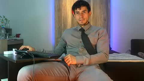 Andrew online show from October 27, 4:49 am