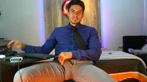 Andrew online show from February 7, 3:10 am