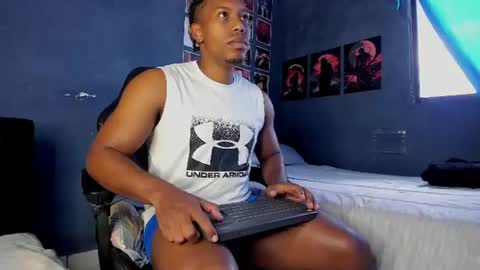 Snapshot of andrew_hoult chatting on July 10, 4:42 pm Andrew online show from July 10, 4:42 pm