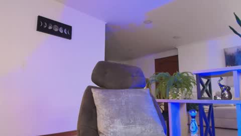 ANDREW WEST online show from December 18, 8:48 pm