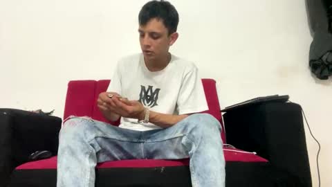 Snapshot of andrewcooper1 chatting on November 23, 6:24 am andrew online show from November 23, 6:24 am