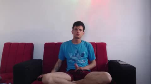 Snapshot of andrewcooper1 chatting on December 20, 11:06 am andrew online show from December 20, 11:06 am