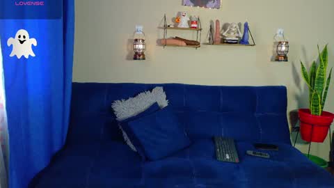 andrewfalcon_ online show from May 12, 8:17 pm