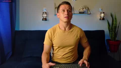andrewfalcon_ online show from May 15, 4:25 pm