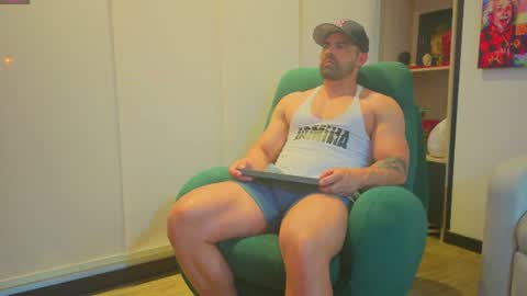 Snapshot of andrewfame chatting on June 14, 1:58 am Andrew online show from June 14, 1:58 am