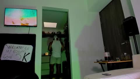 Snapshot of andrewjohnson0 chatting on September 28, 1:38 pm Andrew Johnson online show from September 28, 1:38 pm