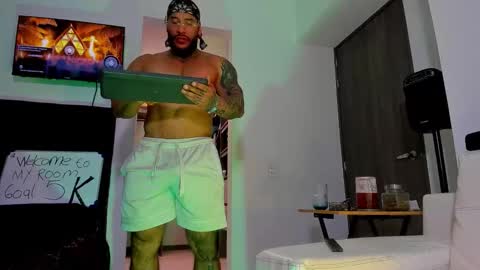 Snapshot of andrewjohnson0 chatting on September 29, 5:29 pm Andrew Johnson online show from September 29, 5:29 pm