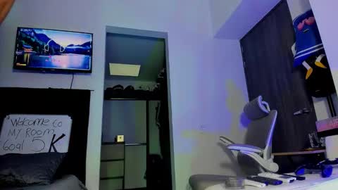 Andrew Johnson online show from November 27, 7:38 pm