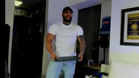 Snapshot of andrewjohnson0 chatting on May 31, 7:59 pm Andrew Johnson online show from May 31, 7:59 pm