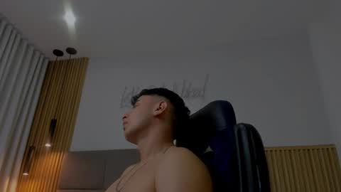 Andrewlamar21 online show from December 11, 4:42 pm