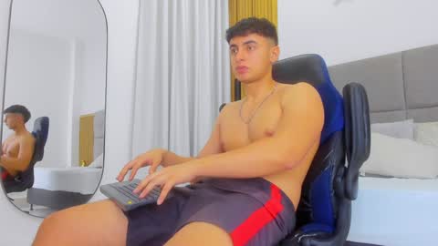 Andrewlamar21 online show from December 13, 6:38 pm