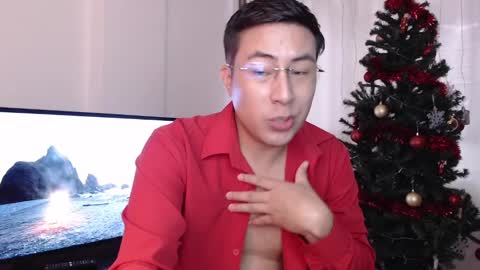Snapshot of andrewmhilton_ chatting on December 22, 4:59 pm andrewmhilton_ online show from December 22, 4:59 pm