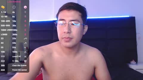 Snapshot of andrewmhilton_ chatting on December 26, 5:08 pm andrewmhilton_ online show from December 26, 5:08 pm