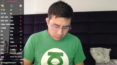Snapshot of andrewmhilton_ chatting on December 27, 5:05 pm andrewmhilton_ online show from December 27, 5:05 pm