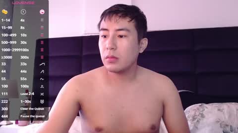 Snapshot of andrewmhilton_ chatting on January 3, 5:20 pm andrewmhilton_ online show from January 3, 5:20 pm