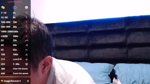Snapshot of andrewmhilton_ chatting on January 6, 5:52 am andrewmhilton_ online show from January 6, 5:52 am