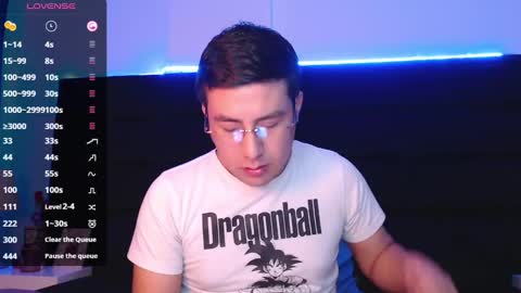 Snapshot of andrewmhilton_ chatting on January 8, 1:21 am andrewmhilton_ online show from January 8, 1:21 am