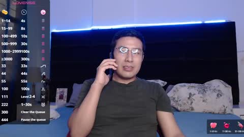 Snapshot of andrewmhilton_ chatting on January 13, 10:56 pm andrewmhilton_ online show from January 13, 10:56 pm