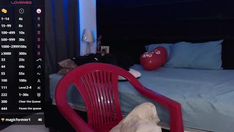 Snapshot of andrewmhilton_ chatting on February 23, 11:14 pm andrewmhilton_ online show from February 23, 11:14 pm